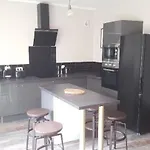Spacieux Et Atypique Седан