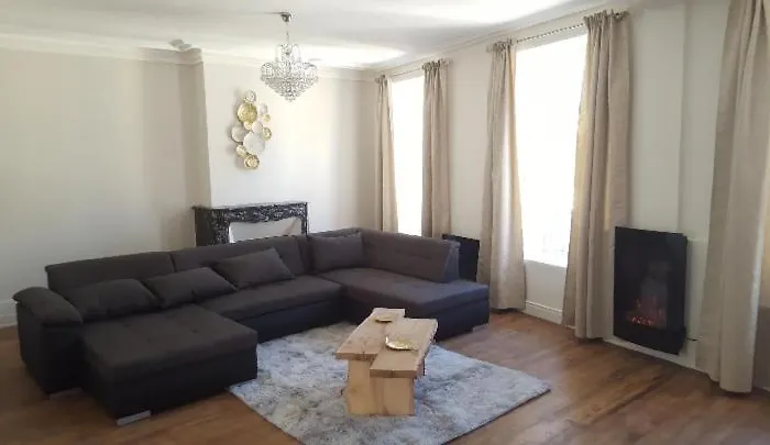 Spacieux Et Atypique Sedan